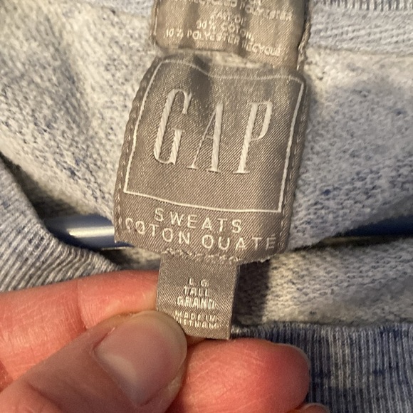 Gap blue oversized tall 90% cotton crop sweatshirt with one small stain. - Picture 7 of 7